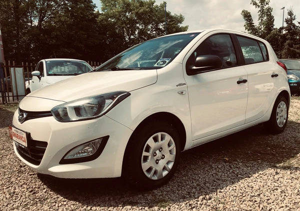 Hyundai i20 cena 23900 przebieg: 158000, rok produkcji 2014 z Supraśl małe 301